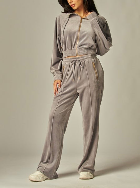 velour track suit / taupe