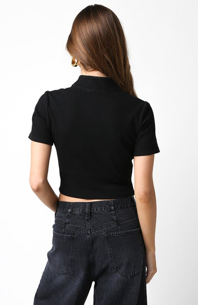 OLIVACEOUS 1/4 zip crop top // black