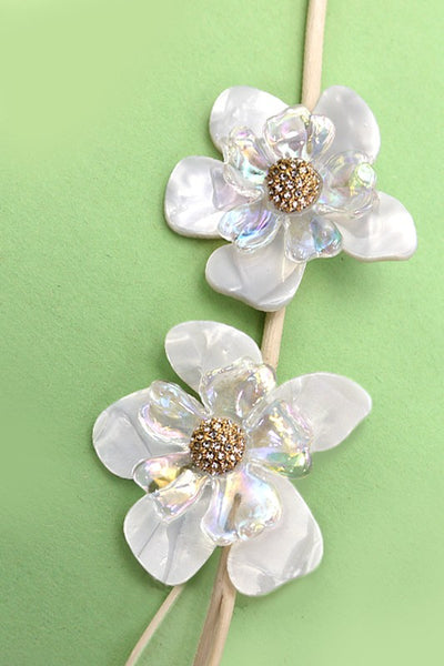 acrylic floral earring / white