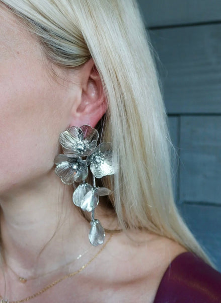 Audrey flower statement earring / silver