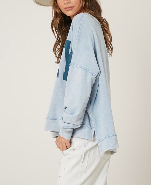vacay loose fit pullover // sky blue