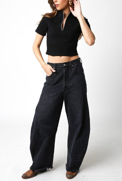 OLIVACEOUS 1/4 zip crop top // black