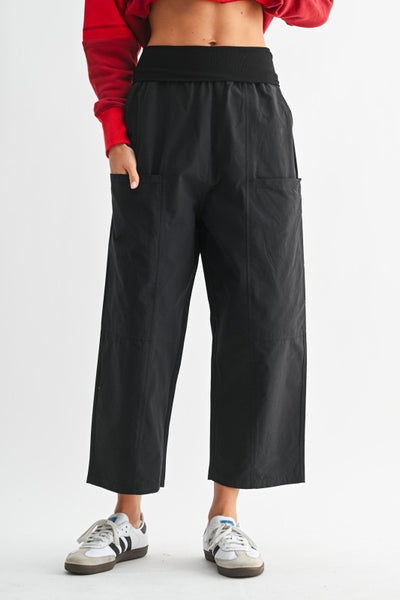 Voyager wide leg cropped pant / black
