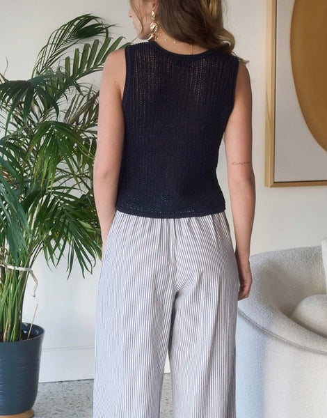 front button crochet vest / black