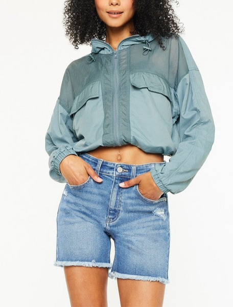 longer length jean short / medium wash