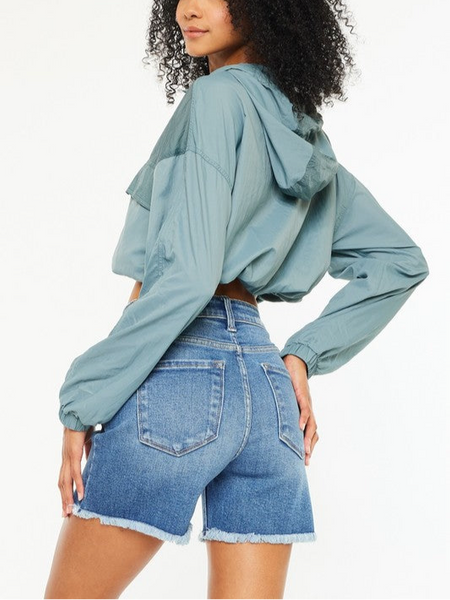 longer length jean short / medium wash