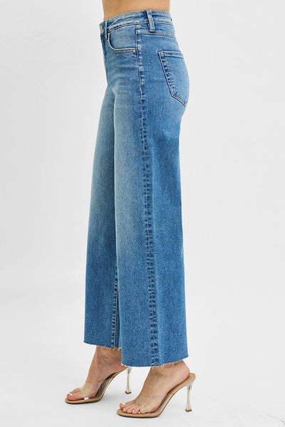 Kennady crop jean with tummy control / medium wash