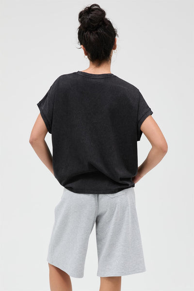 Zoie oversized mineral wash tee / black