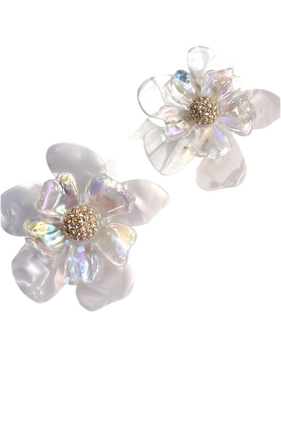 acrylic floral earring / white