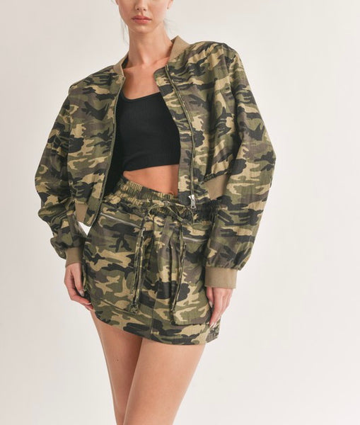 camo cropped zip up bomber jacket // olive combo